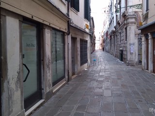 Negozio in Vendita a Venezia, zona santa croce, 630'000€, 70 m²