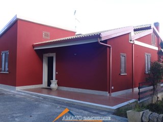 Villa in Vendita a Pozzallo, zona contrada zimmardo, 215'000€, 110 m²