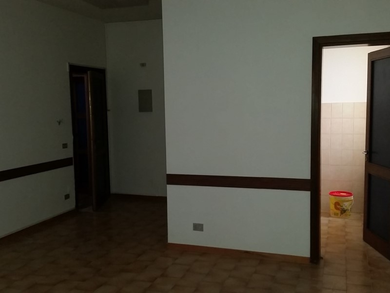 Ufficio in Vendita a Lucca, zona Sant'Anna, 320'000€, 150 m²