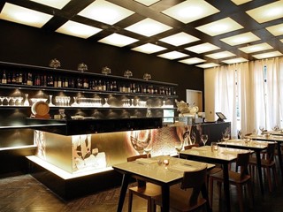 Attività commerciale in Vendita a Lucca, zona Centro Storico, 320'000€, 166 m²