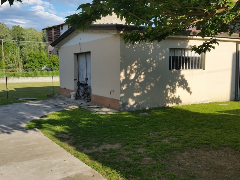 Casa Indipendente in Vendita a Lucca, zona Sant'Anna, 390'000€, 330 m², con Box