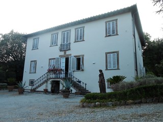 Casa Indipendente in Vendita a Lucca, zona Centro Storico, 3'000'000€, 900 m², arredato