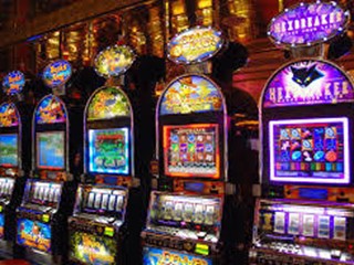 Attività commerciale in Vendita a Lucca, zona Centro Storico, 800'000€, 220 m²