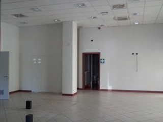 Capannone in Vendita a Lucca, zona Centro Storico, 240'000€, 90 m²