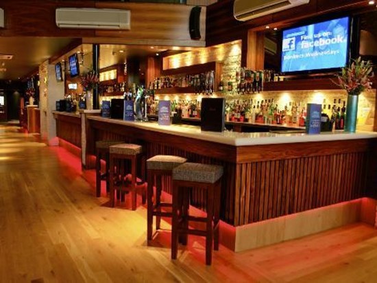 Attività commerciale in Vendita a Lucca, zona Acquacalda, 200'000€, 120 m²