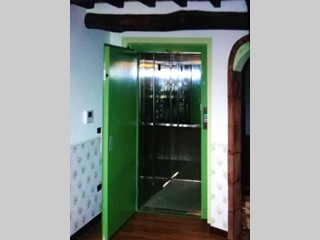 Casa Semi Indipendente in Vendita a Lucca, zona Guamo, 550'000€, 240 m²