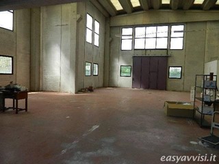 Capannone in Affitto a Lucca, zona Marlia, 1'300€, 160 m²