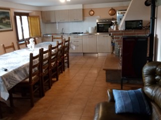 Casa Indipendente in Vendita a Lucca, zona Monte San Quirico, 480'000€, 240 m²