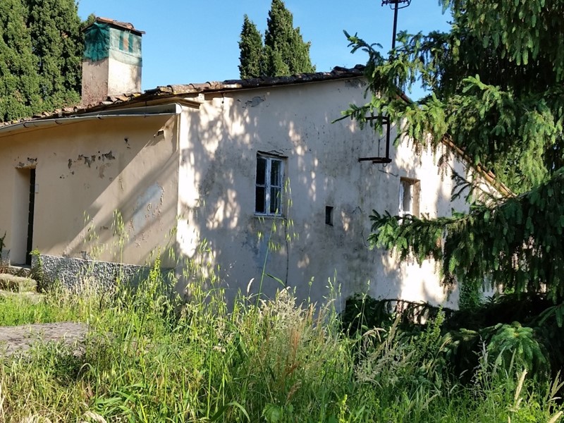 Casa Indipendente in Vendita a Lucca, zona Carignano, 500'000€, 450 m²
