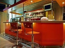 Attività commerciale in Vendita a Capannori, 170'000€, 140 m², arredato