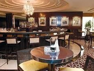 Attività commerciale in Vendita a Capannori, 170'000€, 140 m², arredato