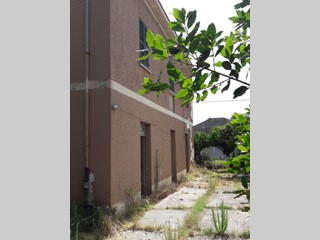 Casa Indipendente in Vendita a Ortona, 85'000€, 180 m²