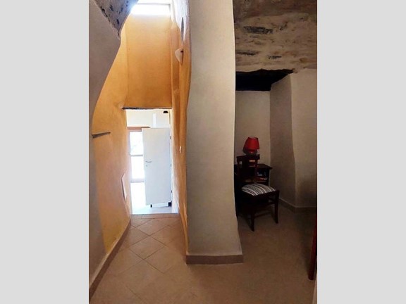 Trilocale in Vendita a Prelà, zona Tavole, 135'000€, 78 m²