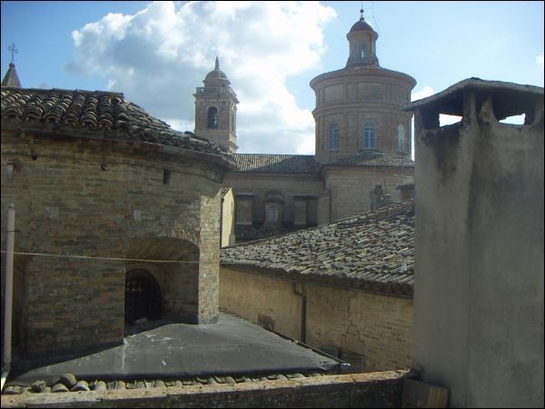 Casa Semi Indipendente in Vendita a Offida, 320'000€, 410 m², con Box