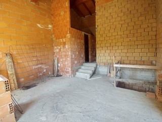 Casa Semi Indipendente in Vendita a Zocca, zona Monteombraro, 116'000€, 136 m², con Box