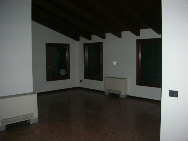 Ufficio in Affitto a Padova, zona Viale Codalunga, 2'100€, 150 m², con Box