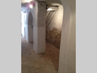 Immobile commerciale in Vendita a Sarzana, 38 m²