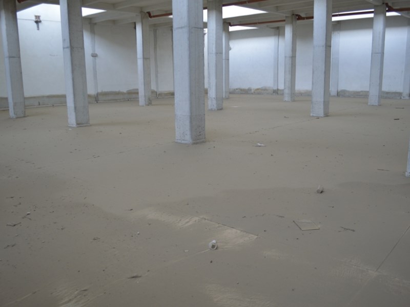 Capannone in Affitto a Sarzana, 850€, 1000 m²