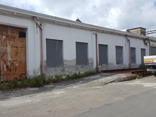 Capannone in Vendita a La Spezia, 600 m²