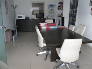 Capannone in Vendita a Arcola, zona ARCOLA, 490'000€, 435 m²