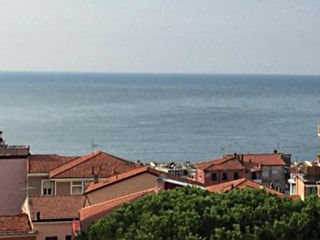 Appartamento in Vendita a Lerici, zona san terenzo, lerici, 420'000&euro;, 100 m²