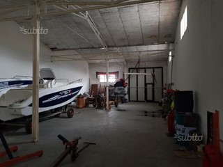 Capannone in Vendita a La Spezia, 270'000€, 