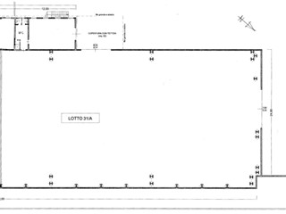Capannone in Vendita a Massa, 2079 m²