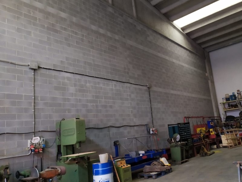 Capannone in Vendita a Arcola, zona ARCOLA, 250'000€, 260 m²