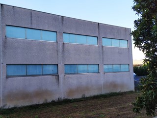 Capannone in Vendita a Arcola, zona ressora, 250'000€, 330 m²