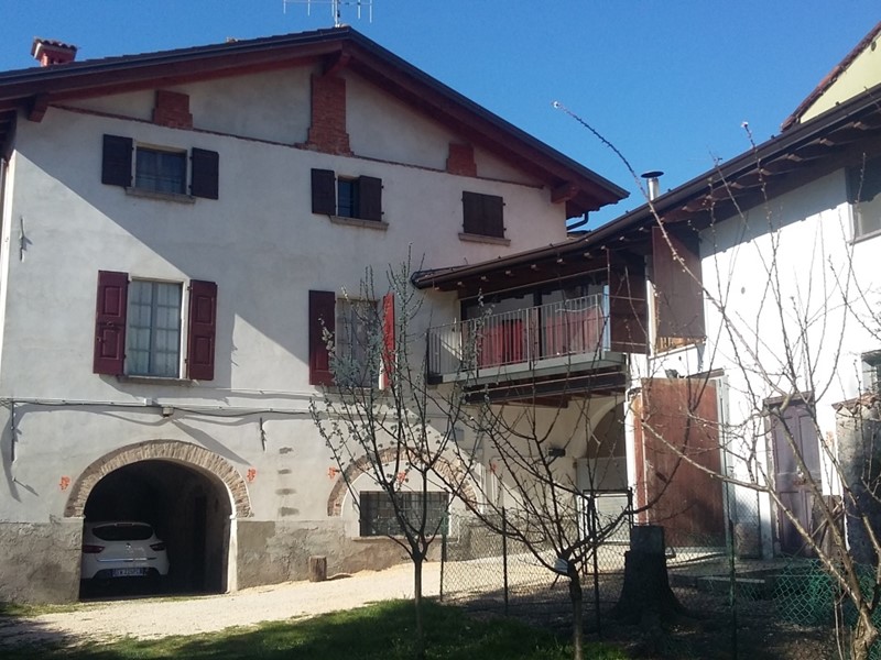 Casa Semi Indipendente in Vendita a Sabbio Chiese, 149'000€, 800 m²