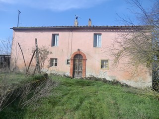 Casale in Vendita a Todi, 145'000€, 180 m²