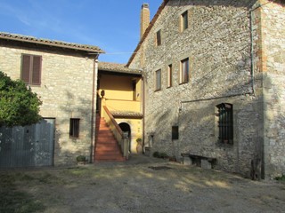 Casale in Vendita a Todi, 140'000€, 500 m², con Box