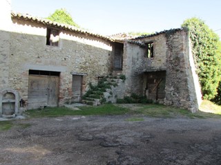 Casale in Vendita a Todi, 59'000€, 350 m²