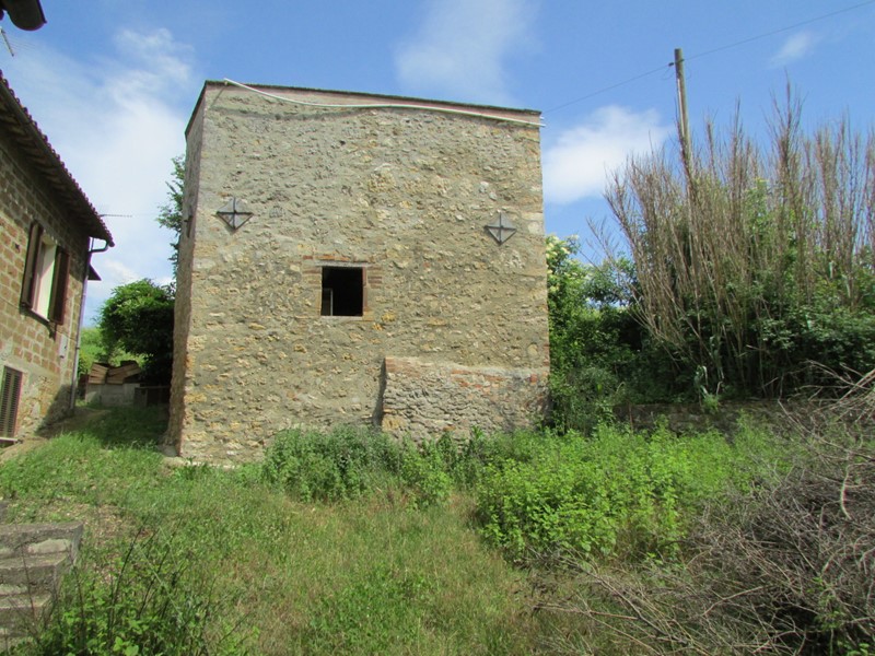 Casa Semi Indipendente in Vendita a Massa Martana, 120'000€, 120 m²