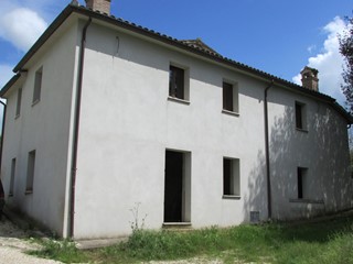 Casa Semi Indipendente in Vendita a Massa Martana, 120'000€, 120 m²