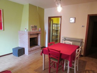 Quadrilocale in Vendita a Massa Martana, 69'000€, 95 m²