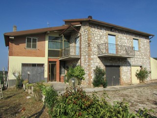 Casa Indipendente in Vendita a Massa Martana, 155'000€, 400 m², con Box