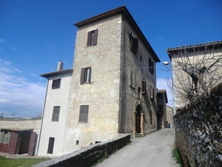 Casa Indipendente in Vendita a Massa Martana, 240'000€, 200 m²