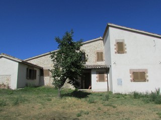 Casale in Vendita a Massa Martana, 450'000€, 300 m²