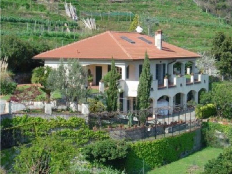 Casa Indipendente in Vendita a Celle Ligure, 1'500'000€, 450 m², con Box