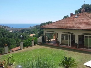 Casa Indipendente in Vendita a Celle Ligure, 1'500'000€, 450 m², con Box