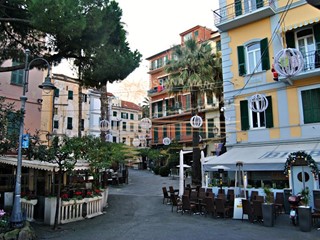 Trilocale in Vendita a Sanremo, 210'000€, 65 m², arredato