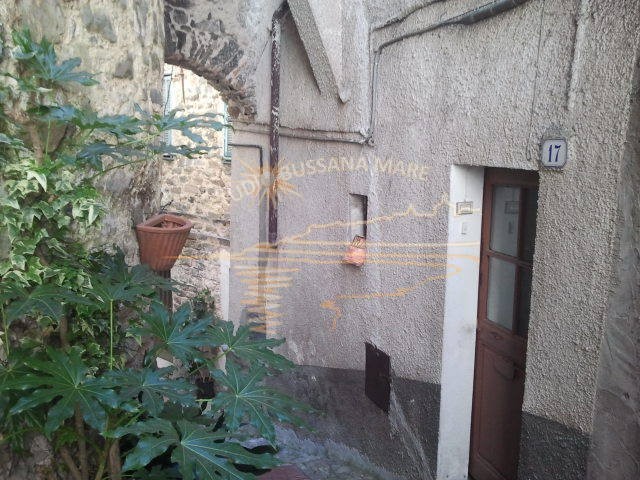 Trilocale in Vendita a Ceriana, 50'000€, 65 m², arredato