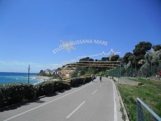 Bilocale in Vendita a Sanremo, zona Bussana, 110'000€, 35 m²