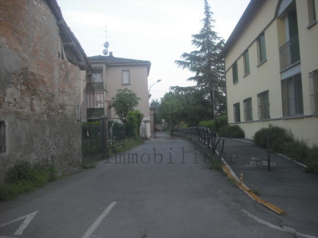 Casa Indipendente in Vendita a Montecchio Emilia, 95'000€, 480 m²