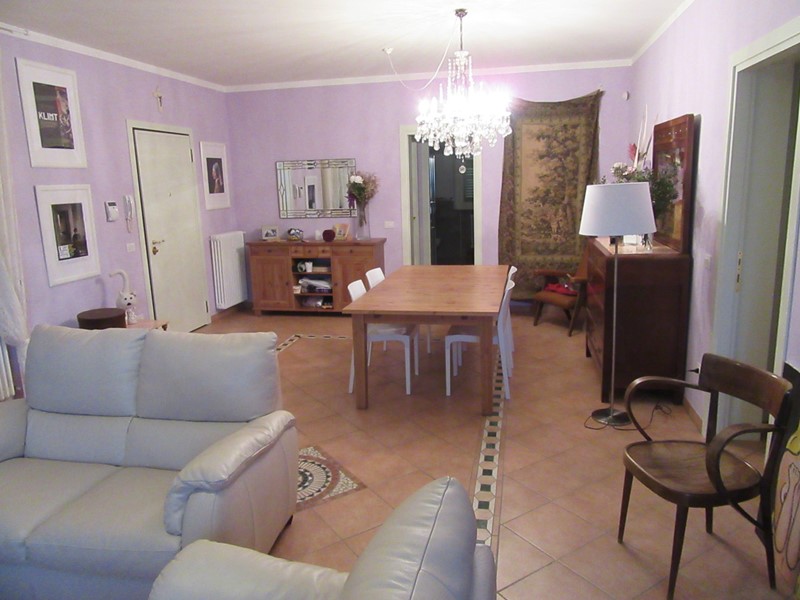 Quadrilocale in Vendita a Varano de' Melegari, 277'000&euro;, 160 m², con Box