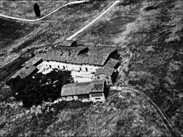 Casale in Vendita a Lucca, 1500 m²