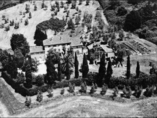 Casale in Vendita a Lucca, 1500 m²