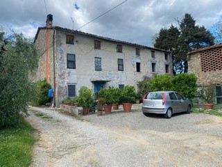 Casale in Vendita a Lucca, zona Est, 450'000€, 700 m²