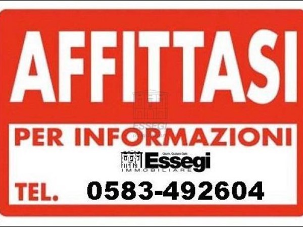 Ufficio in Affitto a Lucca, zona Nord, 1'050€, 85 m²